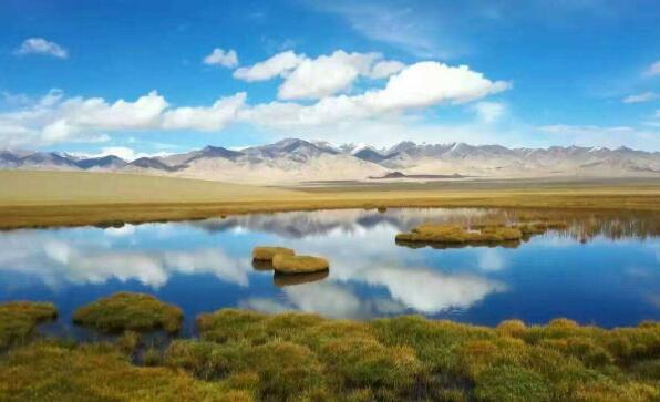 黃金周新疆累計接待國內(nèi)游客1021.27萬人次，同比增長31.05%