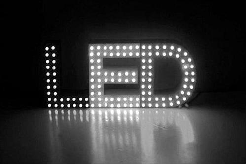 LED行業(yè)發(fā)展快速，2020年預(yù)計滲透率將達到70%??