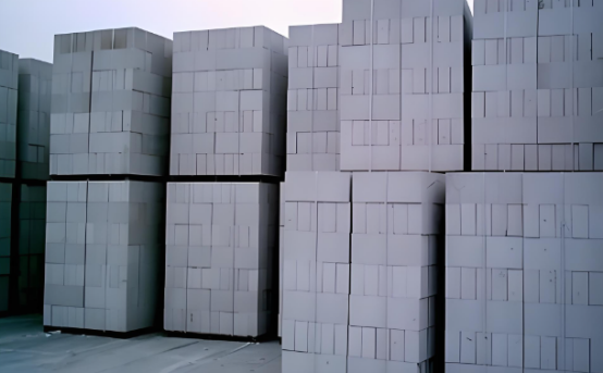 未來(lái)建筑材料行業(yè)會(huì)朝著環(huán)保、節(jié)能和智能化方向發(fā)展